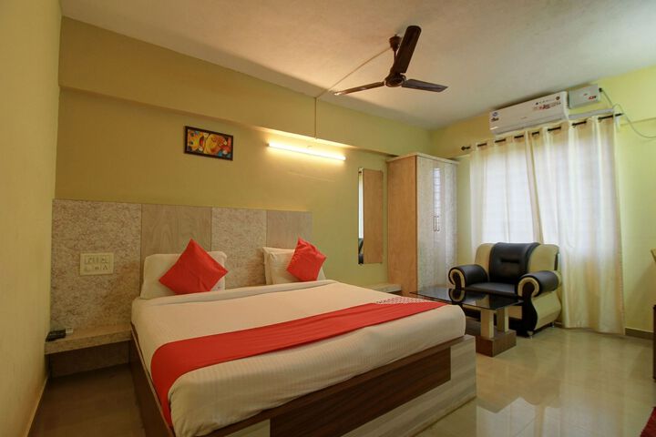 OYO 17320 Vijaya Residency