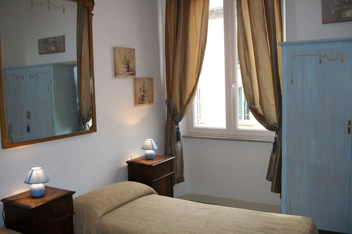 Room 10 of 94