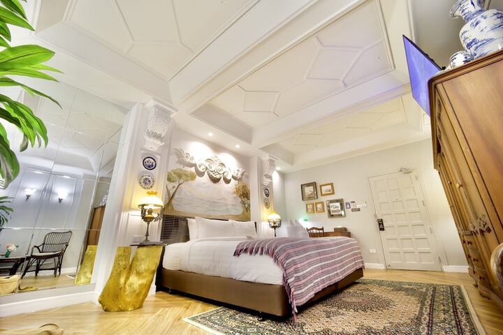 Room 29 of 81