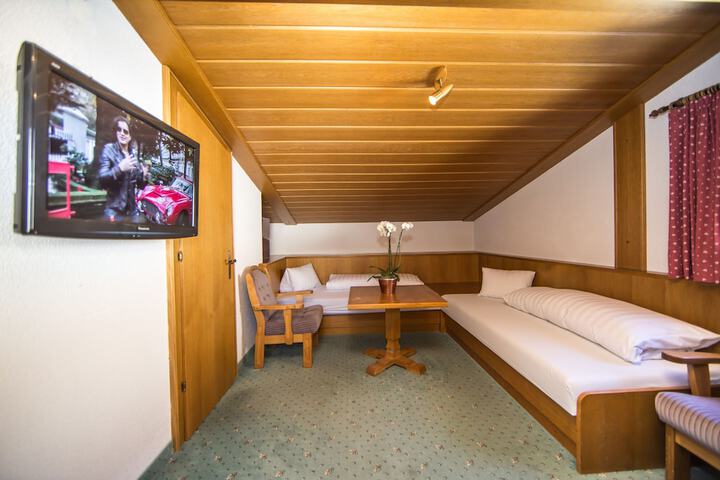 Room 14 of 73