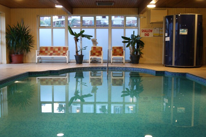 Pool Hotel