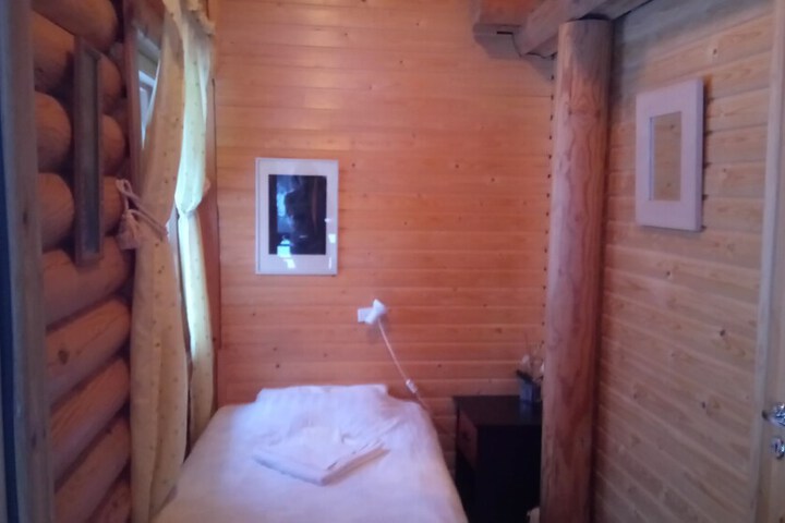 Room 18 of 48