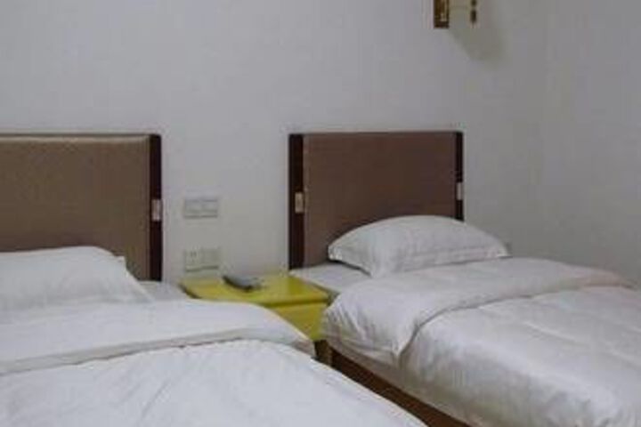 Room 8 of 17