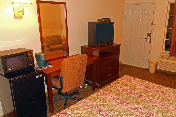1 King Bed (1 of 5)