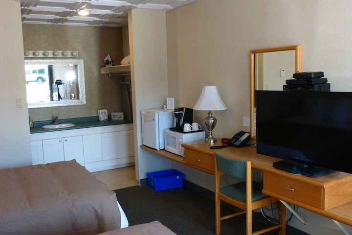 Room 10 of 40