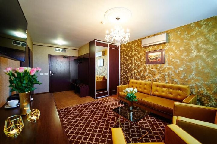 Room 15 of 43