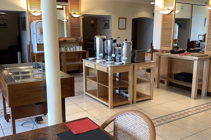 Breakfast/Coffee Service 34 of 47