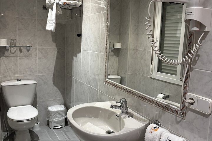 Room 34 of 62