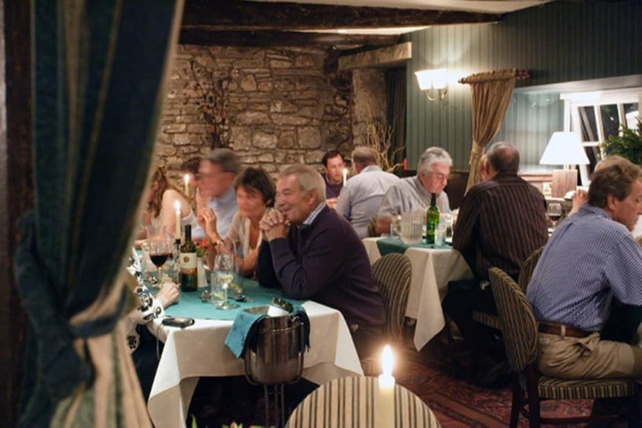 Dining 23 of 34