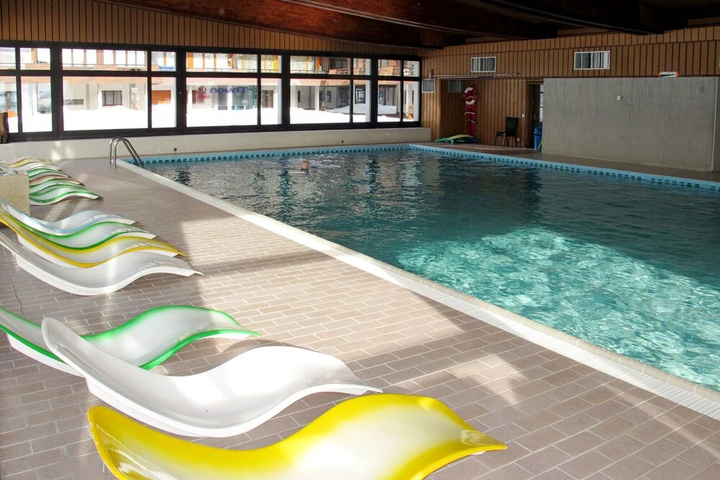 Pool 5 of 12