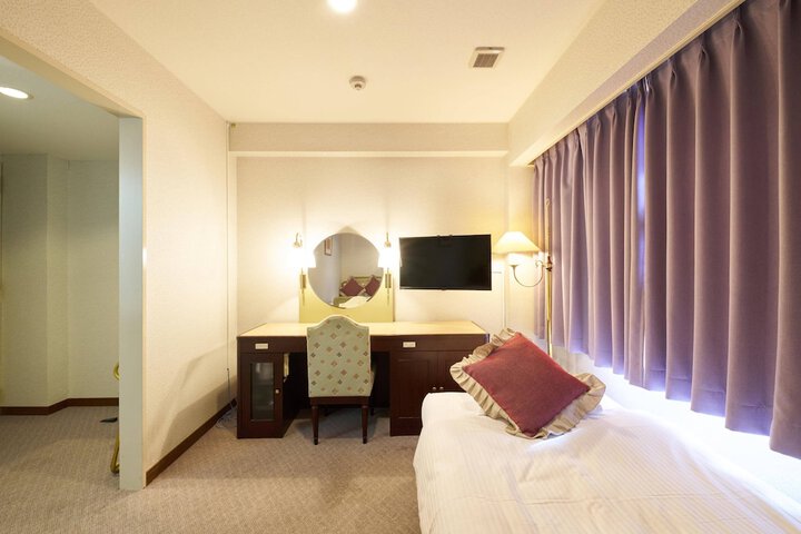 Room 40 of 74