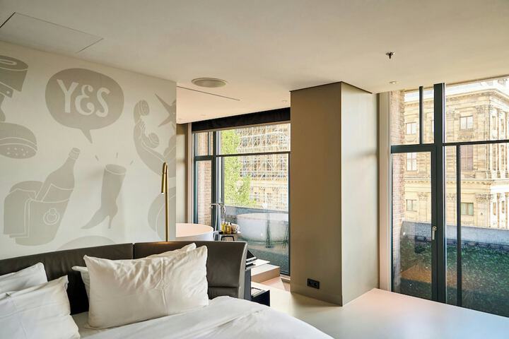 Room 176 of 313