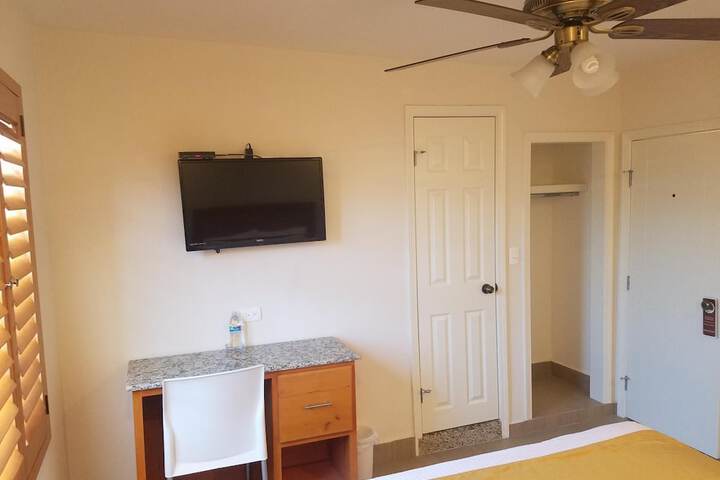 Room 12 of 26