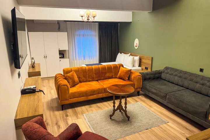 Room 11 of 21
