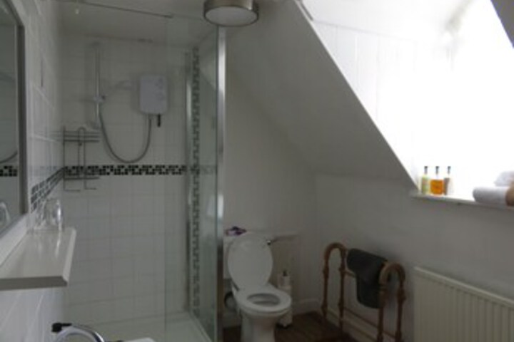 Room 13 of 83
