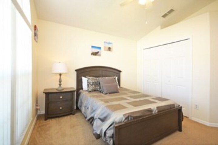 Room 52 of 83