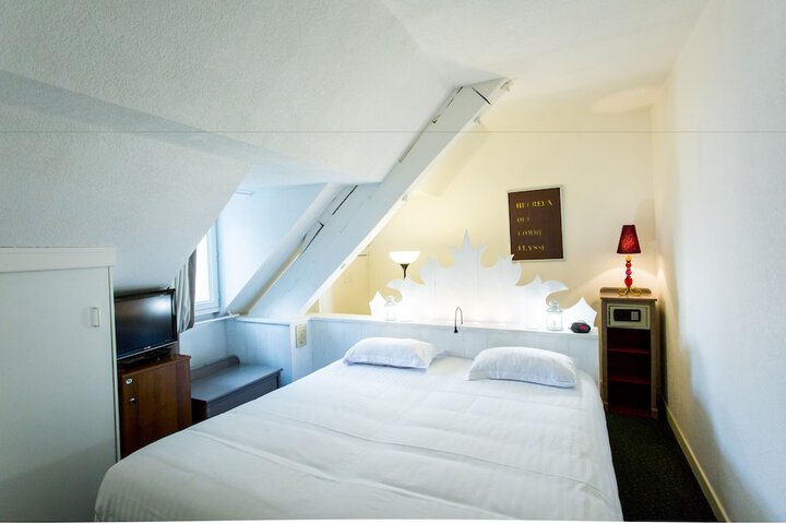 Room 4 of 43