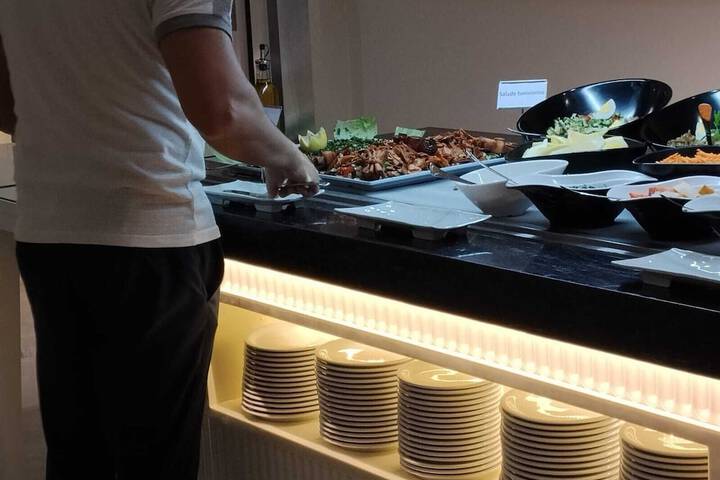 Dining 25 of 47