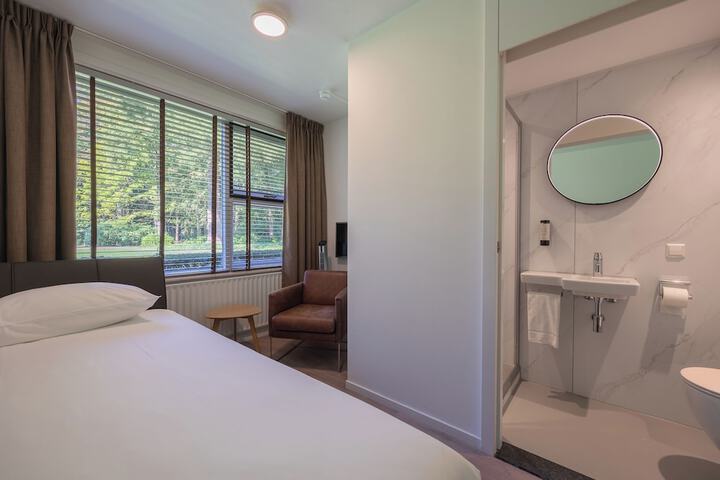 Room 14 of 40