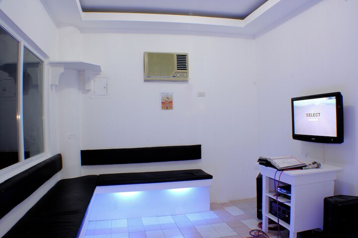 Room 13 of 23