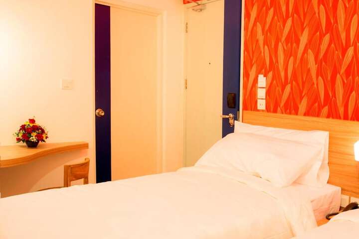 Room 15 of 33