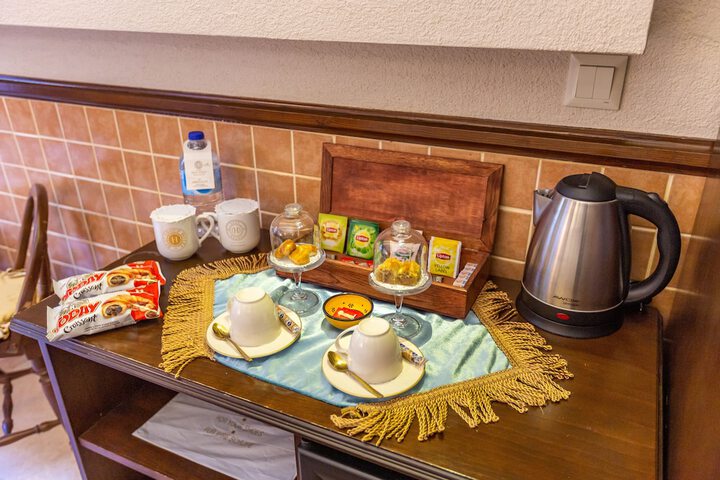 Breakfast/Coffee Service 72 of 111