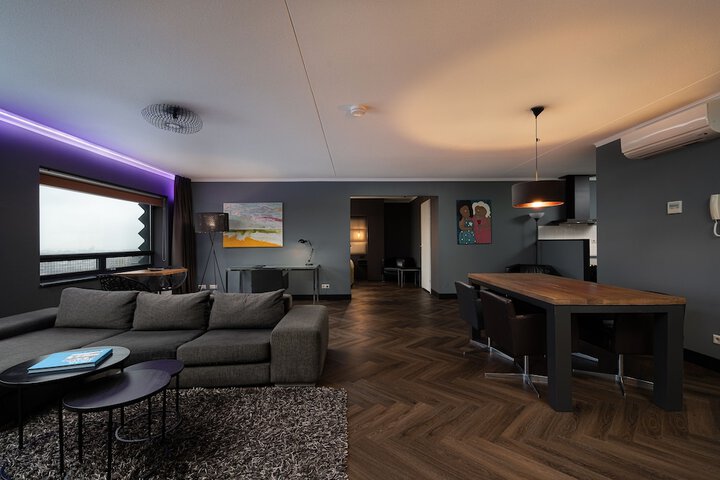 Room 6 of 56