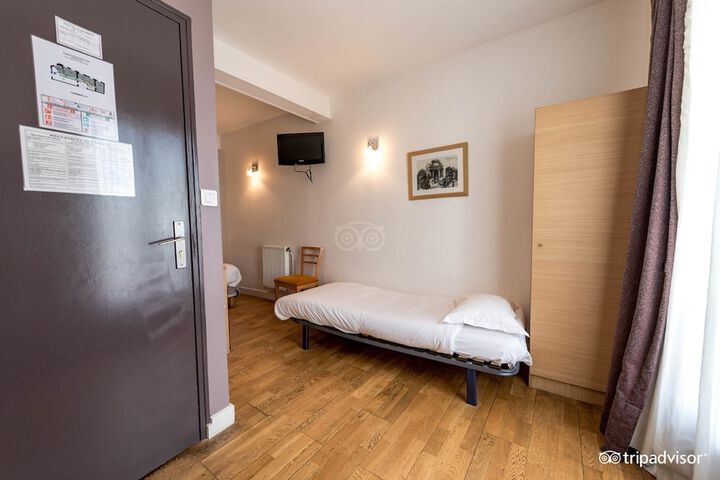 Room 12 of 49