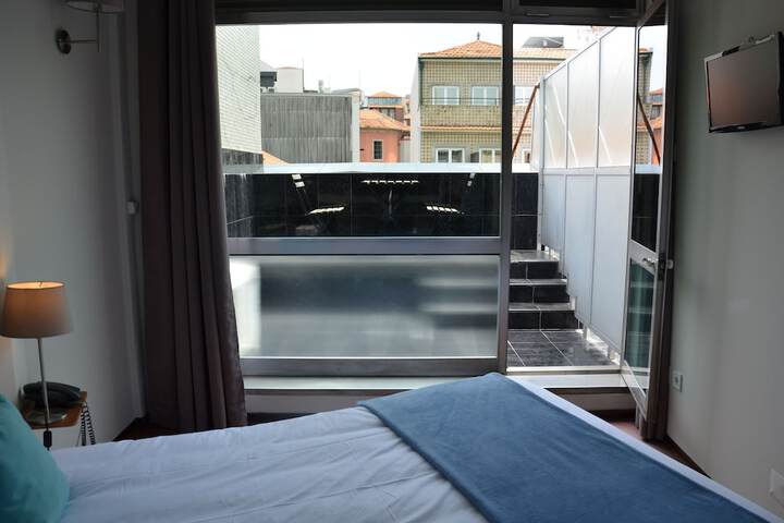 Room 3 of 37
