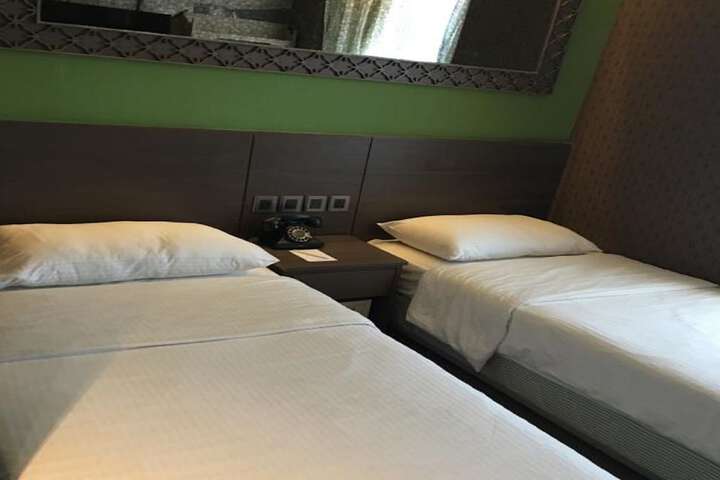 Room 15 of 46