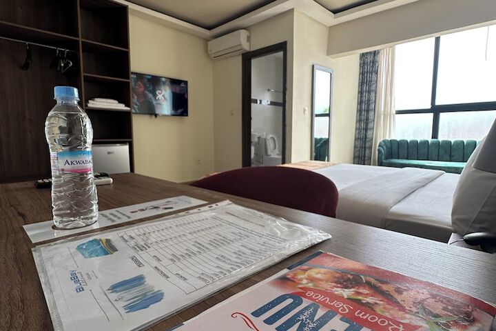 Room 8 of 32
