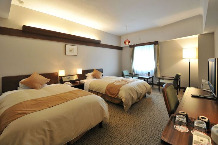 Room 15 of 48