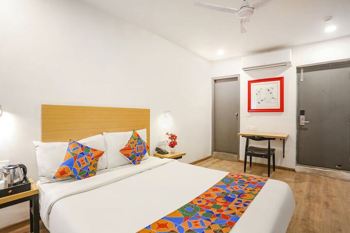 Room 13 of 33
