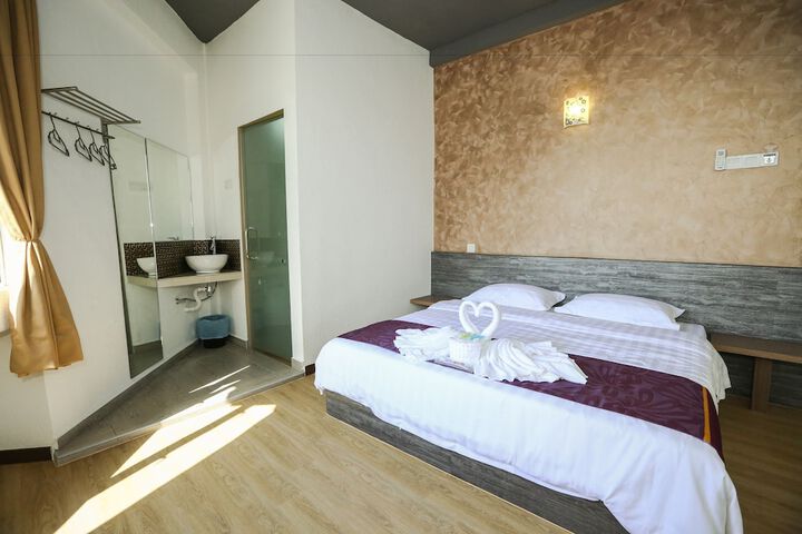 Room 4 of 41