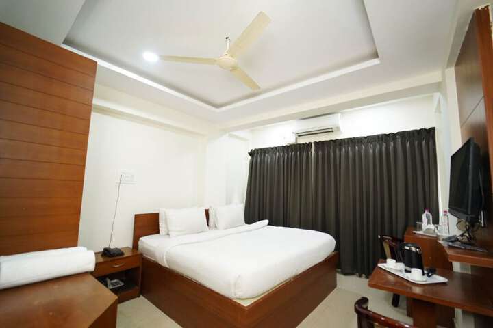 Room 12 of 27