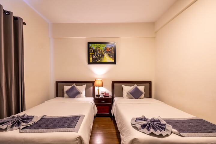 Room 17 of 104