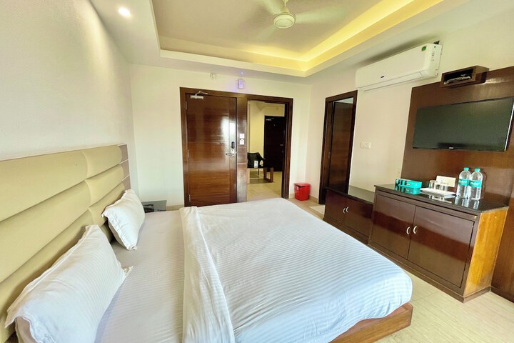Room 18 of 52