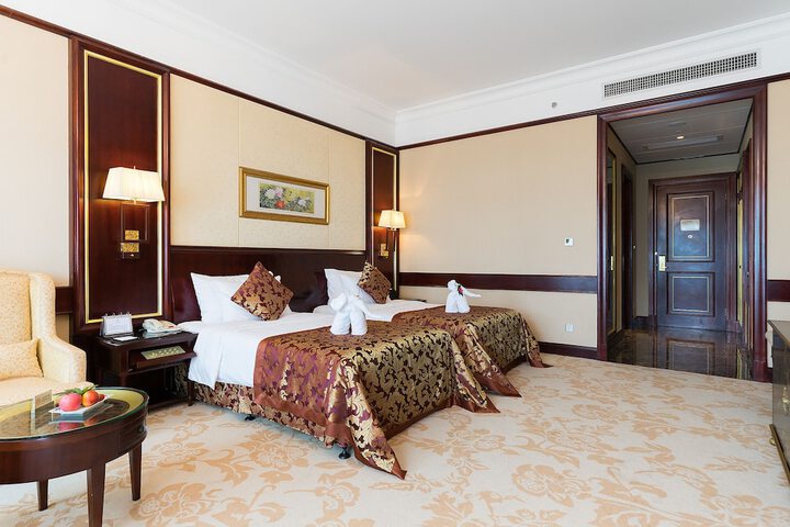 Room 15 of 51