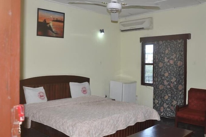 Room 5 of 20