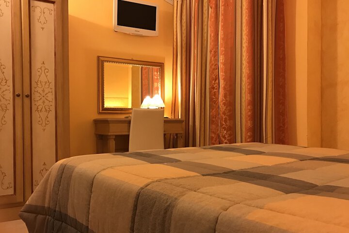 Room 13 of 46