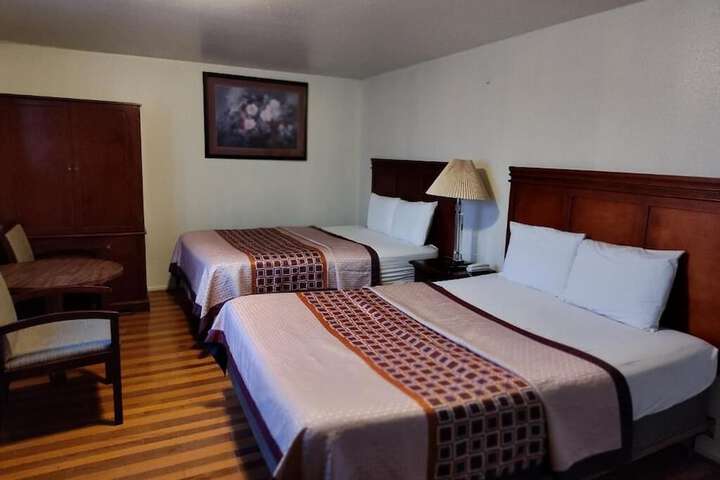 Room 2 of 5