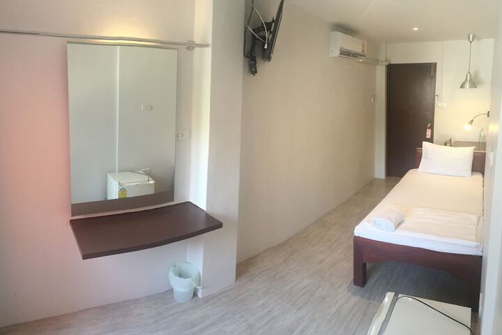 Room 10 of 23