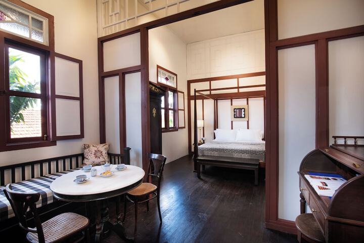 Room 11 of 46