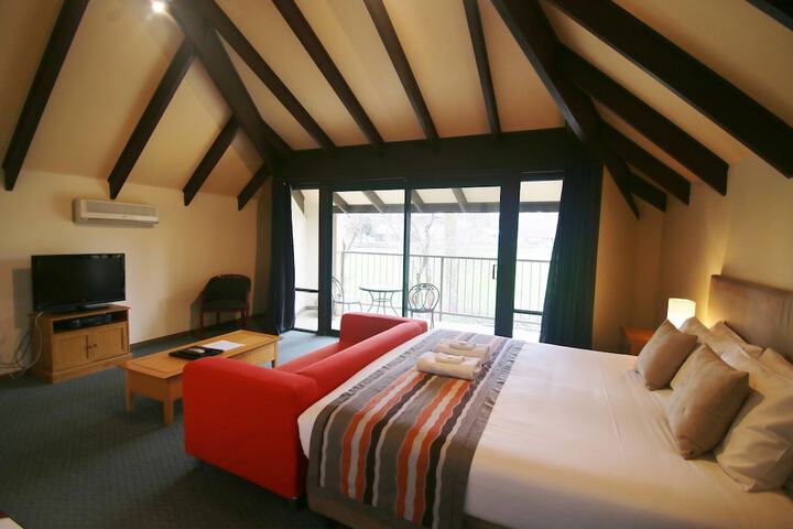 Room 2 of 41