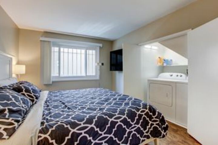 Room 27 of 117
