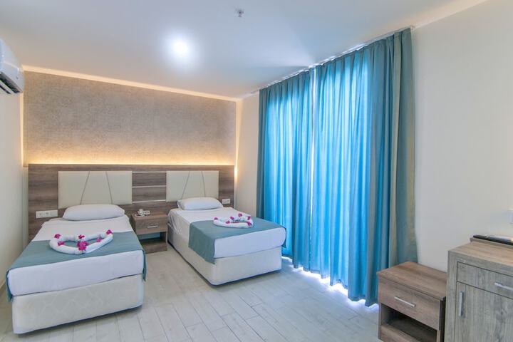 Room 9 of 65