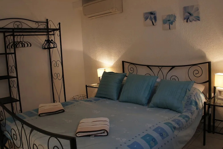 Room 3 of 18