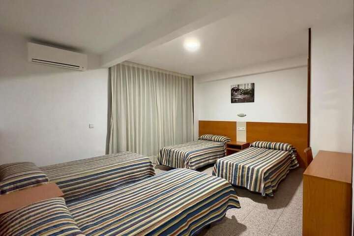 Room 10 of 31