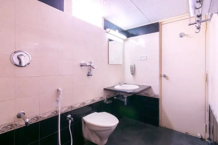 Room 9 of 21