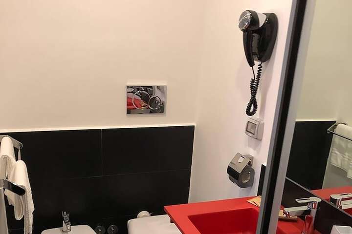 Room 29 of 37
